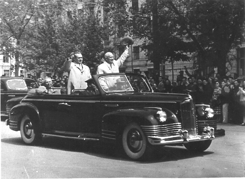  15 мая. Проезд Хрущева по городу   2